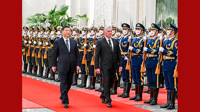 Xi holds talks with Cuban president